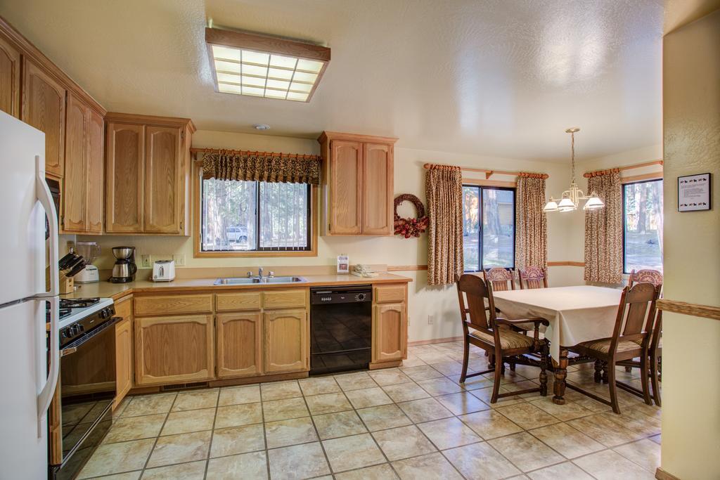 12 Cabin Twelve Wawona Exterior photo